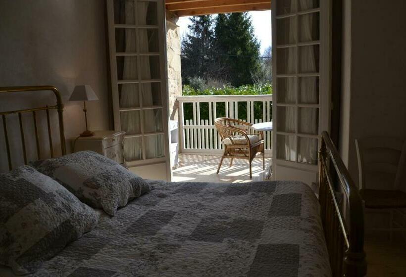 Номер Стандарт Вид на Сад, La Voureyline