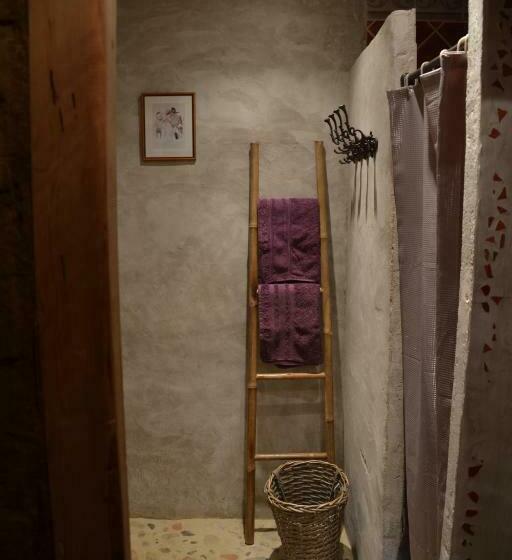 Семейный Номер Вид на Сад, La Voureyline