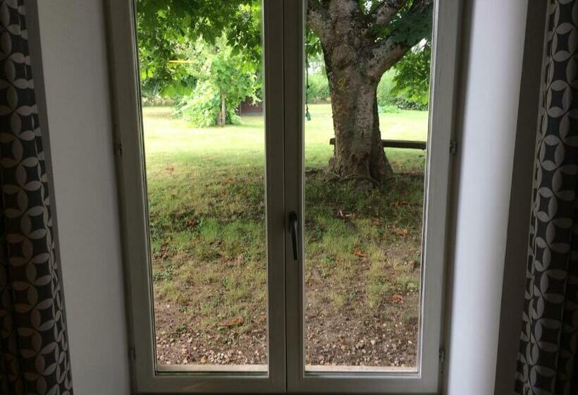 Номер Deluxe, Le Marronnier Entre Les Buis