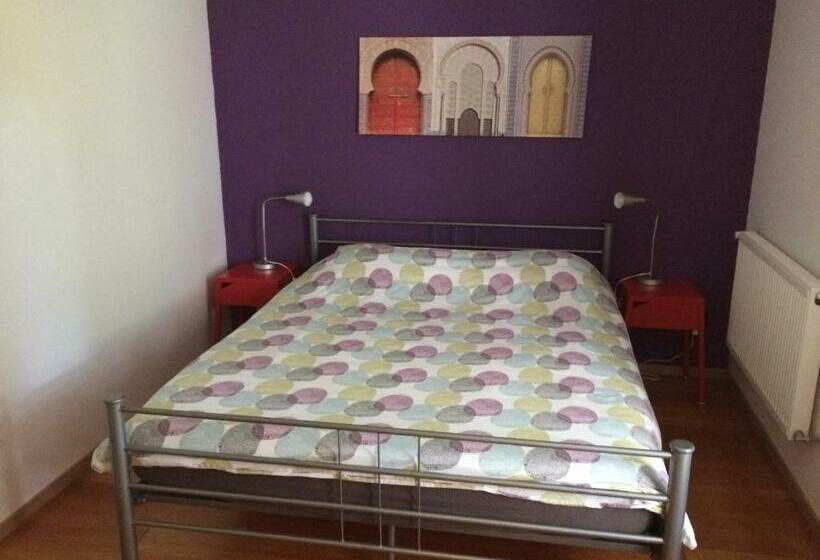 Номер Deluxe, Le Marronnier Entre Les Buis