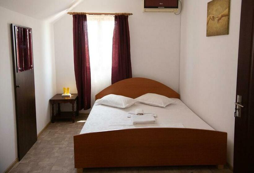 غرفة قياسية سرير كينج, Casa Dany