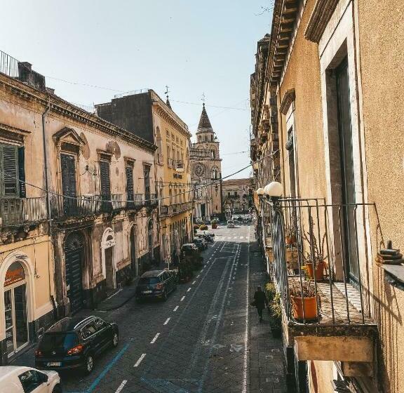 غرفة قياسية ثلاثية, Savoia Residence