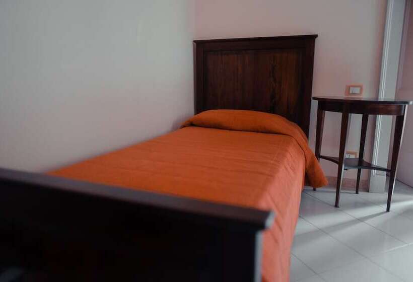 غرفة قياسية, Savoia Residence