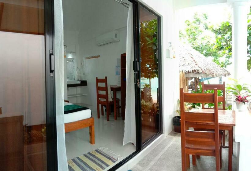 Номер Стандарт с Балконом, Corong Beach Resort