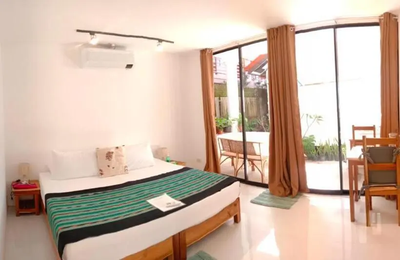 バルコニー付きデラックスルーム, Corong Beach Resort