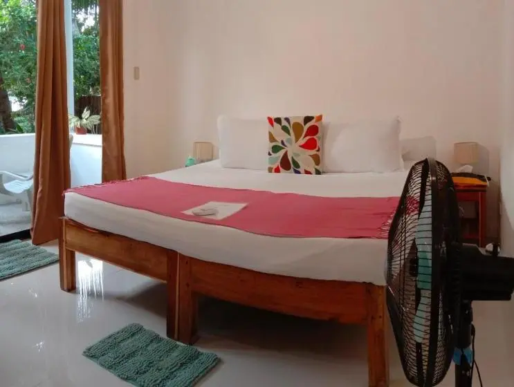 オーシャンビューデラックスルームバルコニー付き, Corong Beach Resort