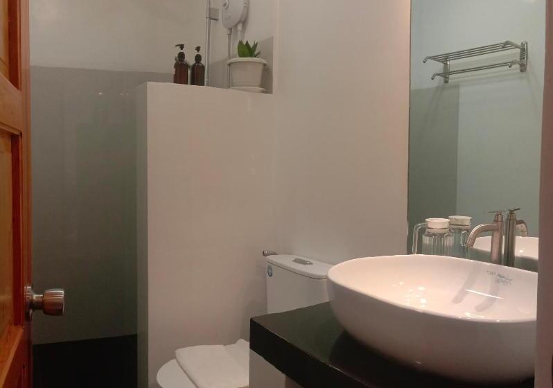 Номер Deluxe Вид на Море Боковой, Corong Beach Resort