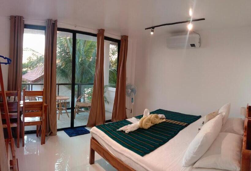Номер Deluxe Вид на Море Боковой, Corong Beach Resort