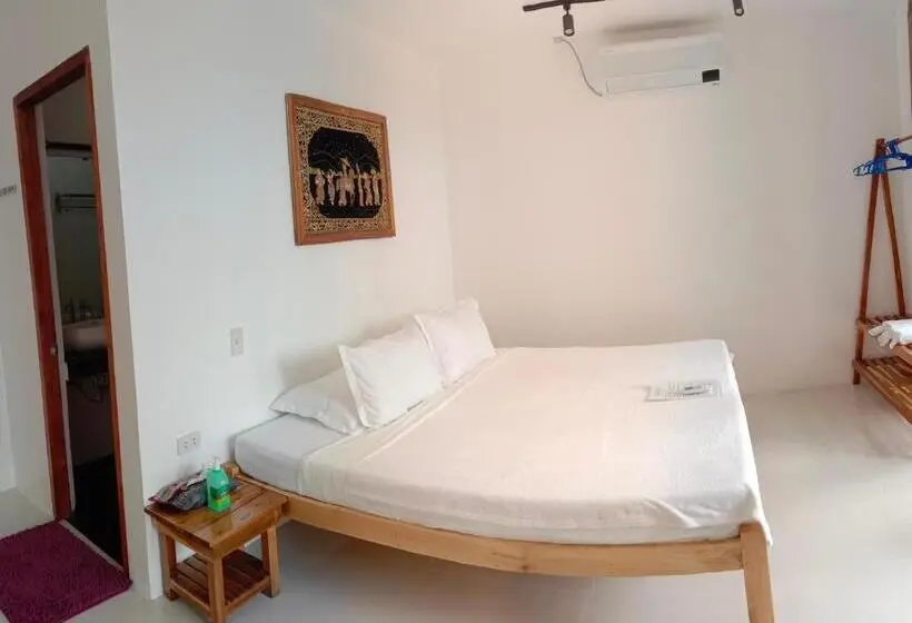 オーシャンビューのデラックストリプルルーム, Corong Beach Resort