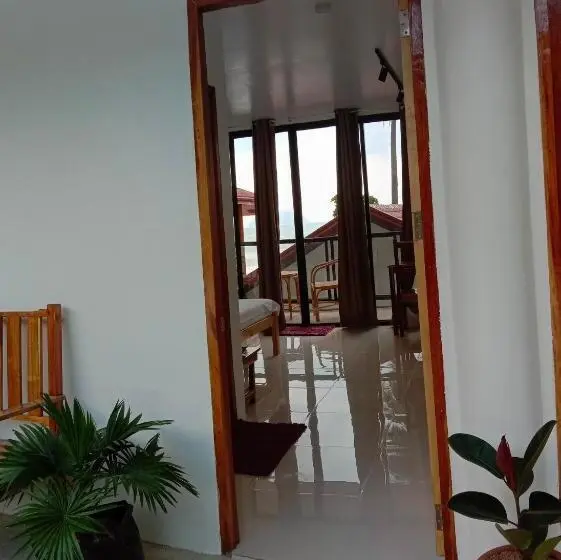 オーシャンビューのデラックストリプルルーム, Corong Beach Resort