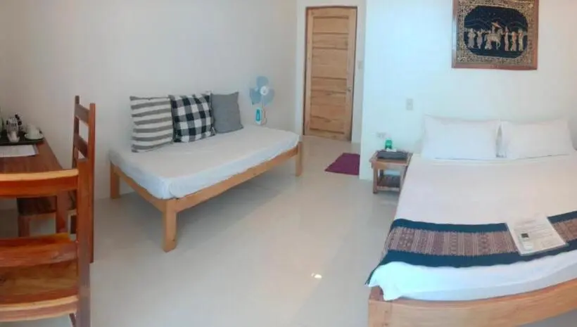 オーシャンビューのデラックストリプルルーム, Corong Beach Resort