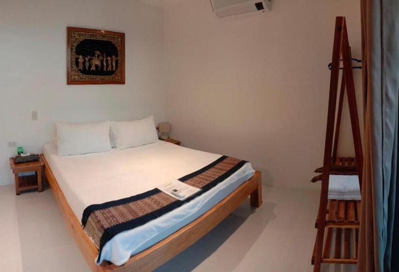 Трехместный Номер Deluxe Вид на Море, Corong Beach Resort