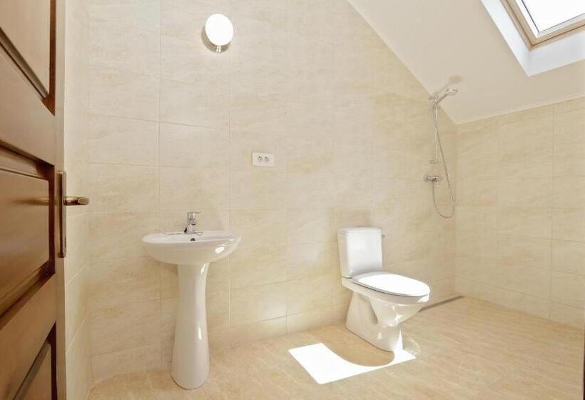 اتاق اکونومی, Thermal Family Resort