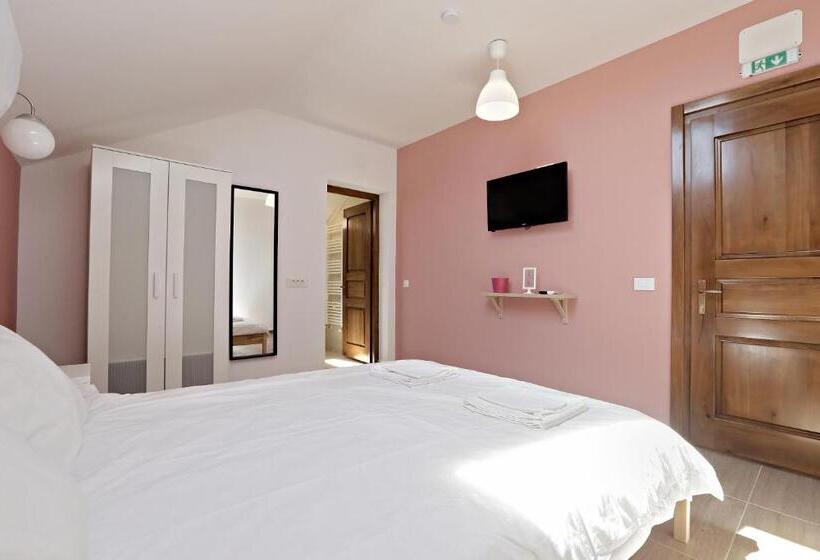 اتاق اکونومی, Thermal Family Resort