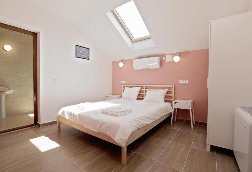 اتاق اکونومی, Thermal Family Resort