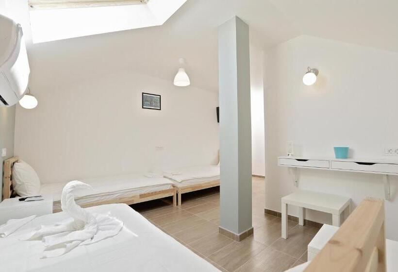 Economy Triple Room, Thermal Family Resort