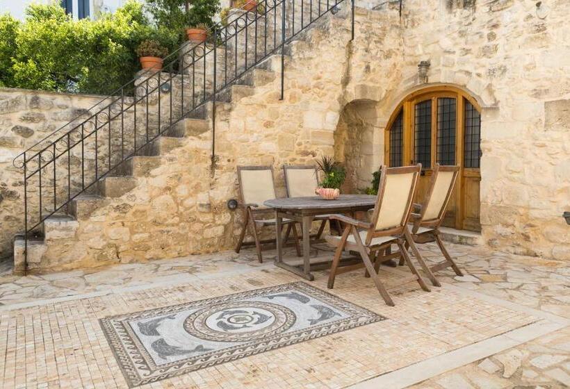 スーペリアースイート, Arcus Suites