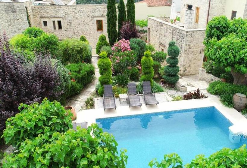 プール付き１ベッドルームヴィラ, Arcus Suites