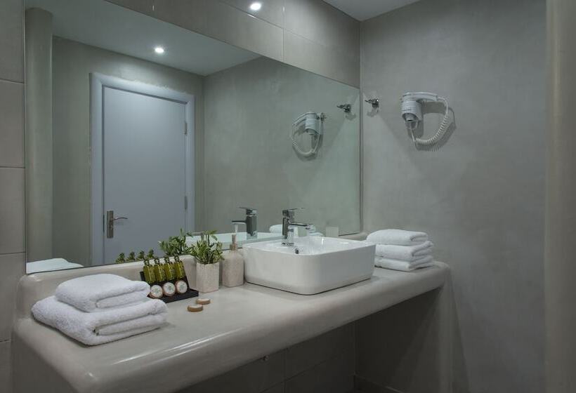 スタンダードトリプルルーム, Alexandros Village