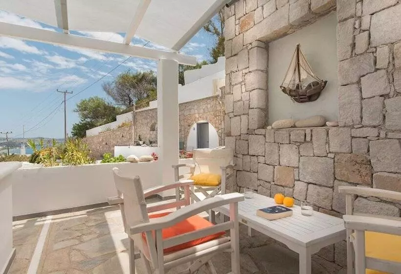 اتاق اکونومی, Alexandros Village