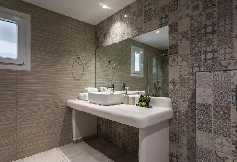 Полулюкс, Alexandros Village