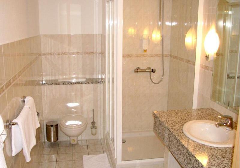 غرفة قياسية, Am Platz