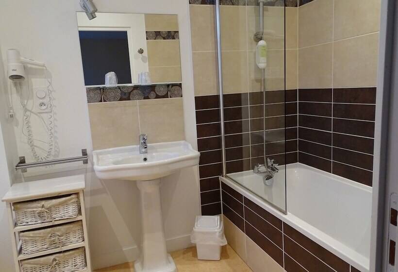 スイート, Au Moyne De Saire