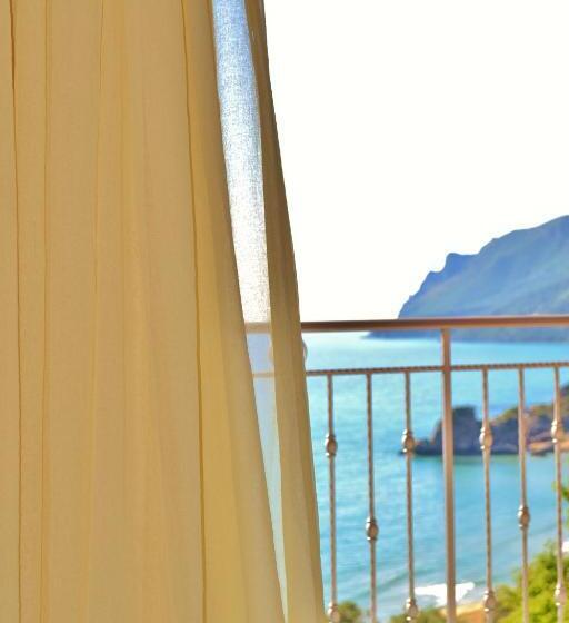 Апартаменты 1 Спальня Вид на Море, Bella Vista Apartments