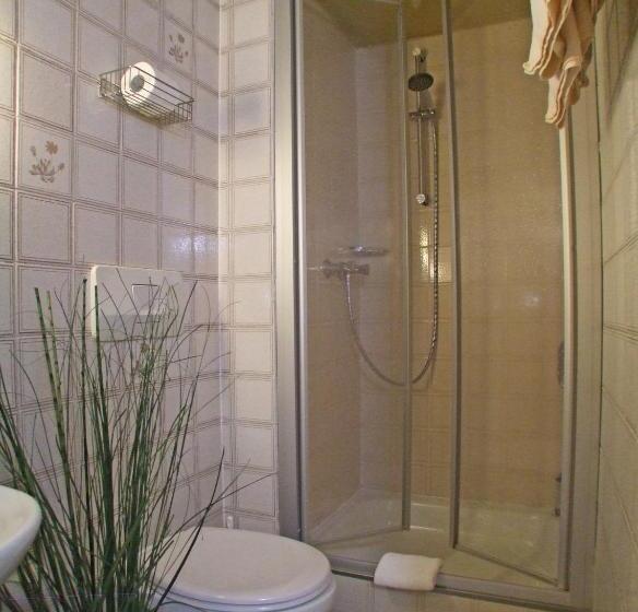 スタンダード4人部屋, Beller