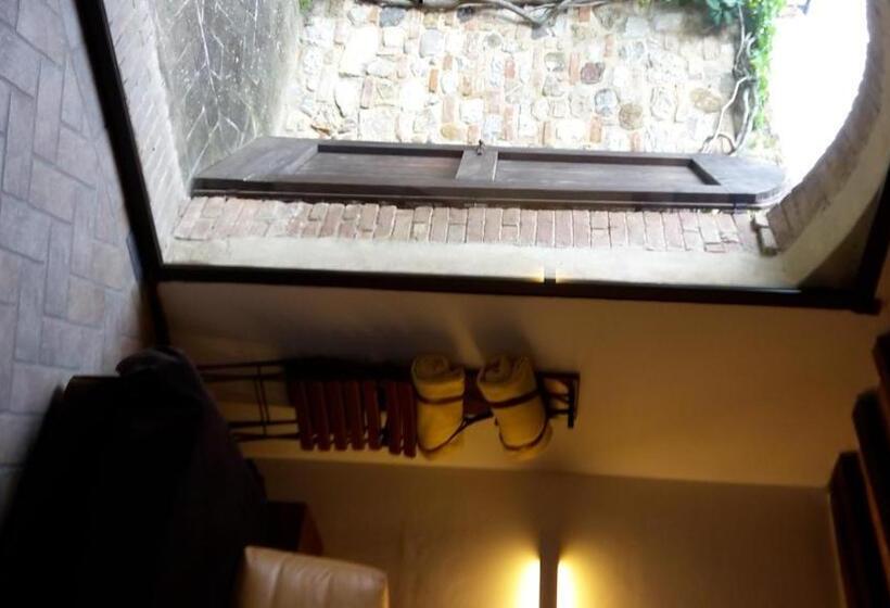 شقة غرفة واحدة مزودة بتراس, Bosco Della Spina