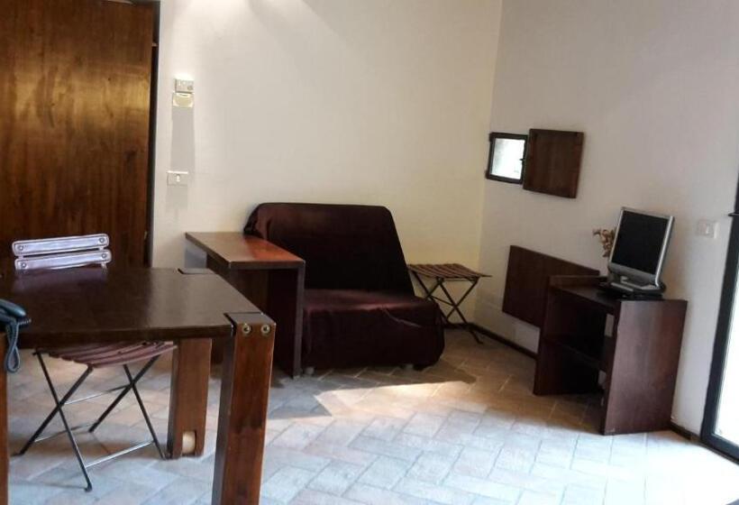 شقة غرفة واحدة مزودة بتراس, Bosco Della Spina