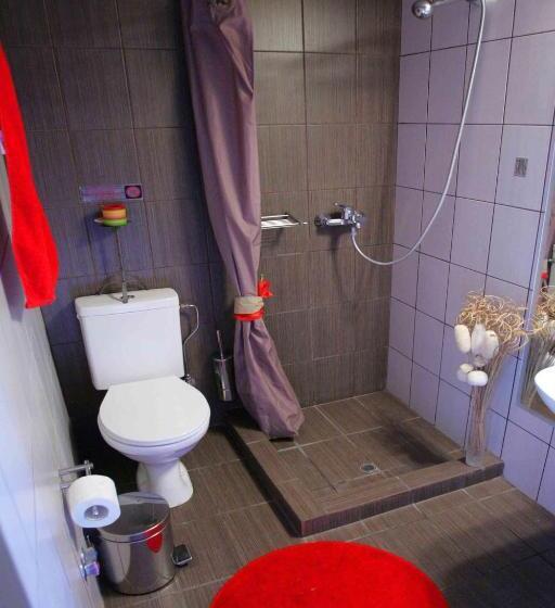 Номер Стандарт, Captain S House