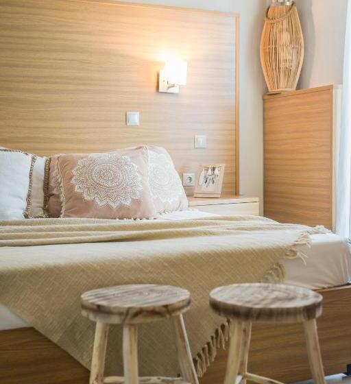 Triple Room Sea View, Captain S House