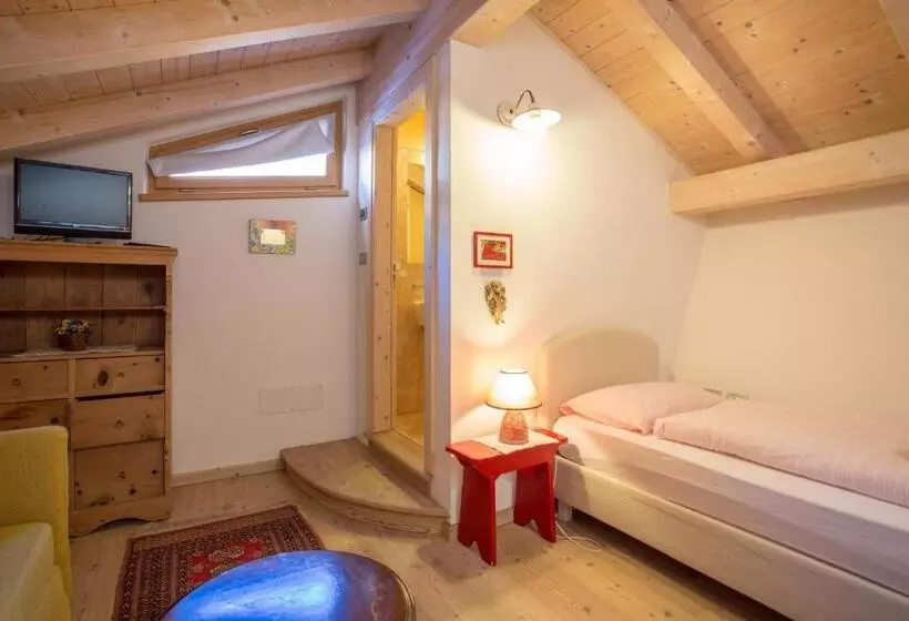 スイート, Castelir Suite
