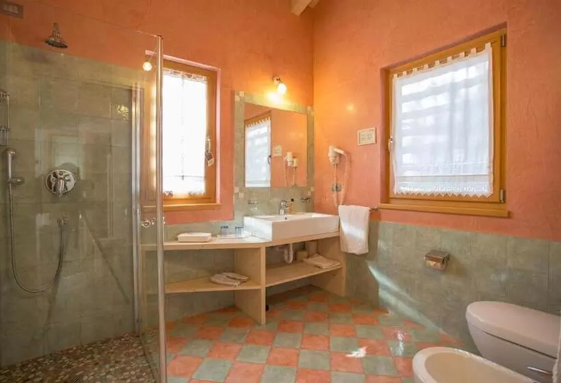 スイート, Castelir Suite