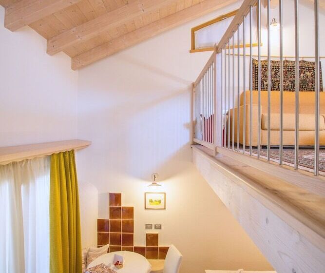 주니어 스위트, Castelir Suite