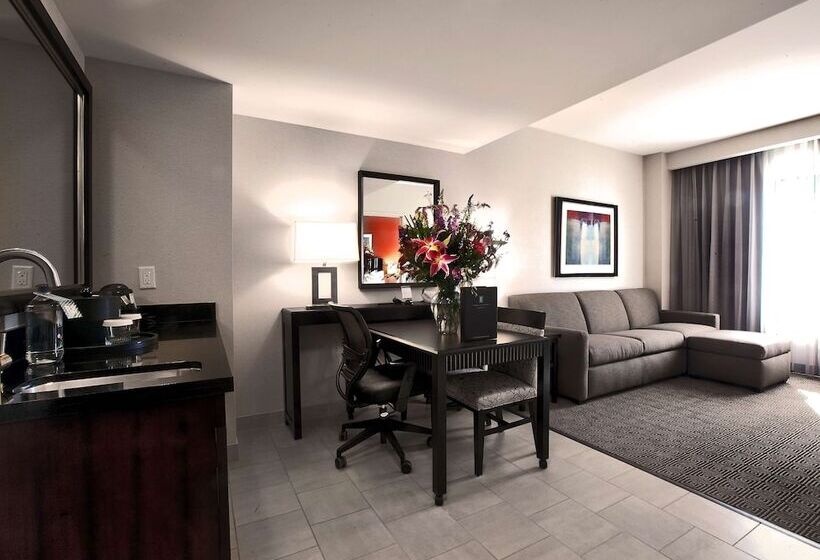 סוויטה, Embassy Suites Palmdale