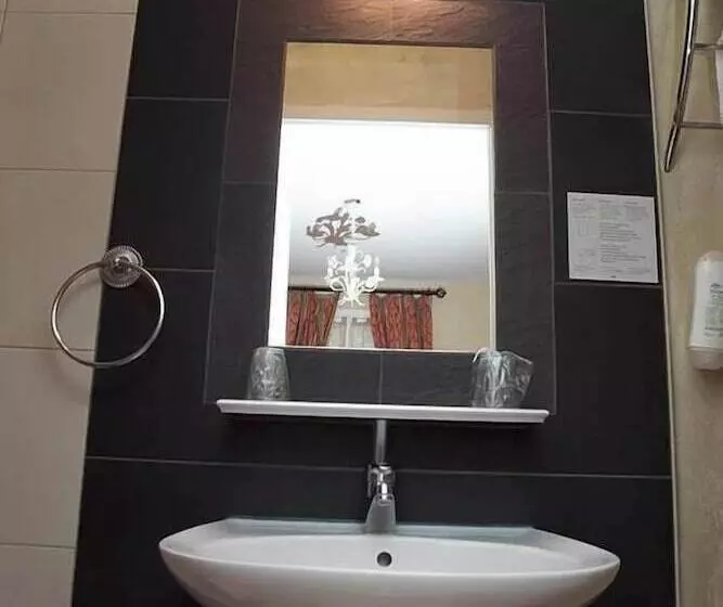 身障者適用スタンダードルーム, Hôtel Les 3 Falaises