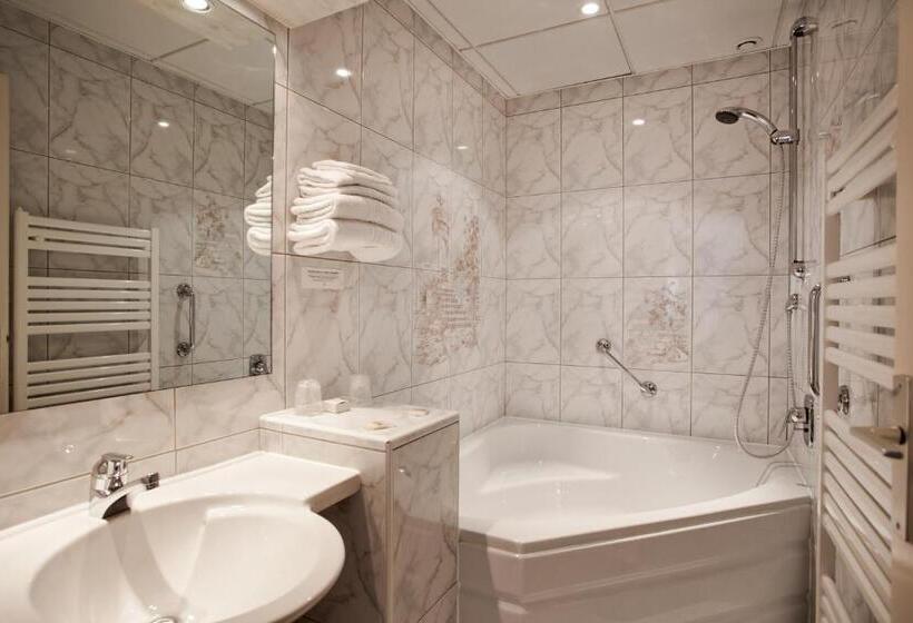 Номер Стандарт, Logis Hôtel & Restaurant Arcombelle