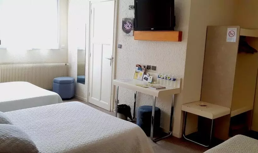スタンダードトリプルルーム, Logis Hôtel & Restaurant Arcombelle