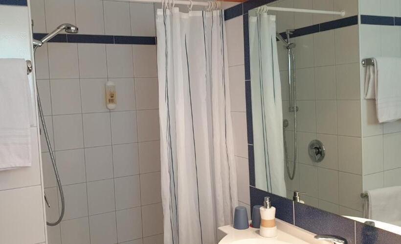 컴포트 룸, Taranga Tagungszentrum Und