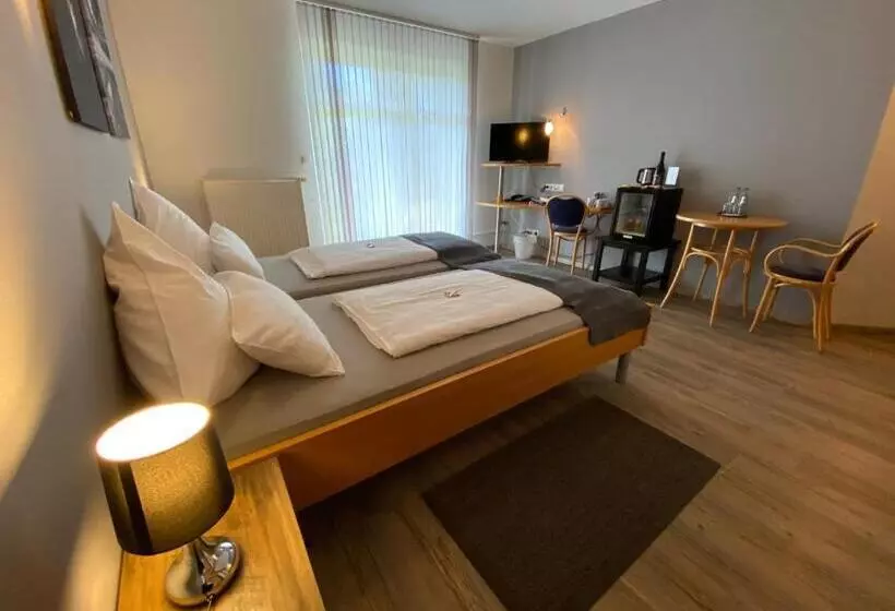 Juniorsviitti, Taranga Tagungszentrum Und