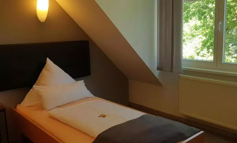 Comfort Yhden Hengen Huone, Taranga Tagungszentrum Und