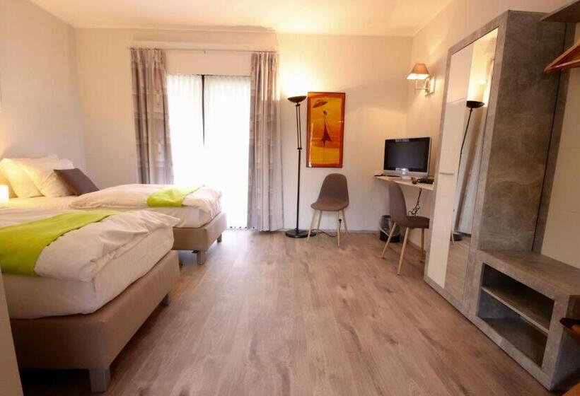 スタンダードシングルルーム, Val De L'our