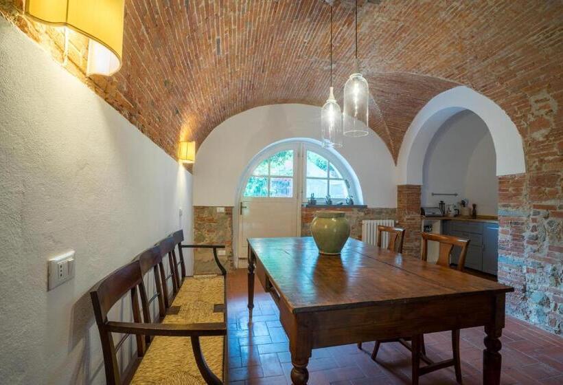 شقة غرفتين, Villa Sermolli