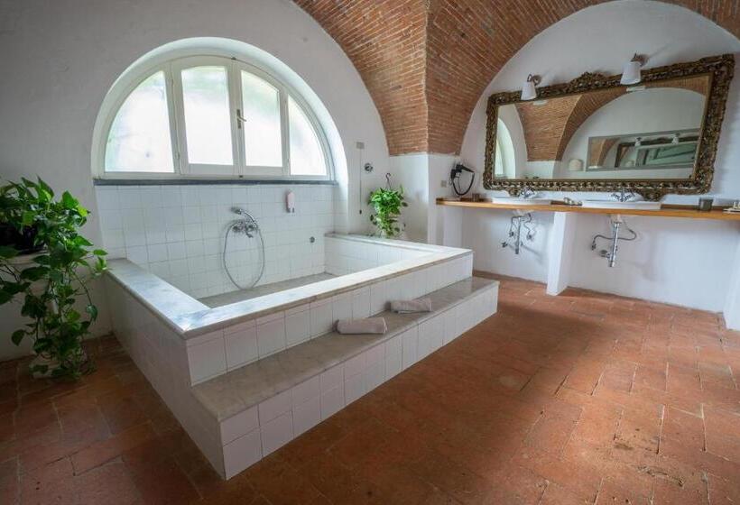 דירת שני חדרים, Villa Sermolli