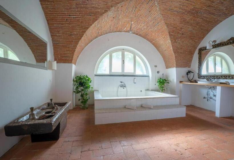 침실 2개 아파트, Villa Sermolli