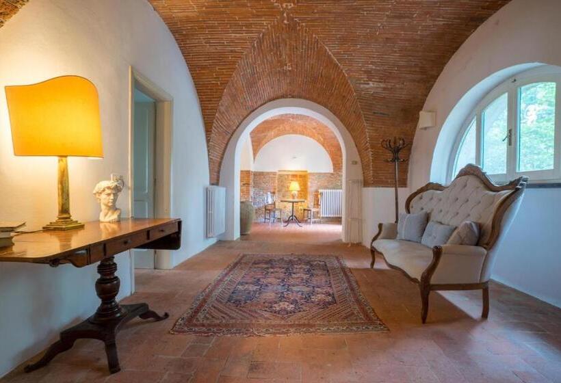 침실 2개 아파트, Villa Sermolli