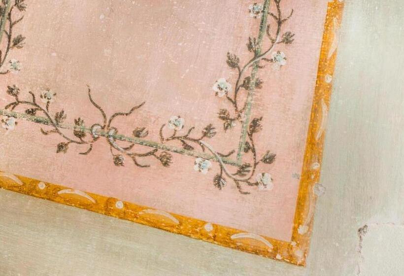 شقة غرفتين, Villa Sermolli