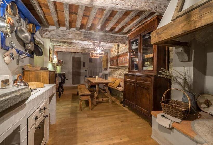 شقة غرفة واحدة, Villa Sermolli